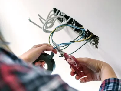 revisión de cuadro eléctrico por experto